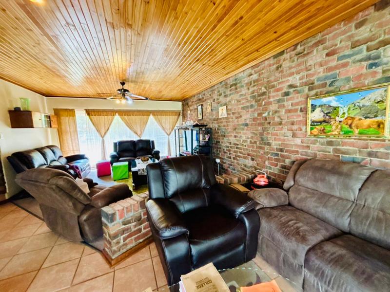 4 Bedroom Property for Sale in Pellissier Free State